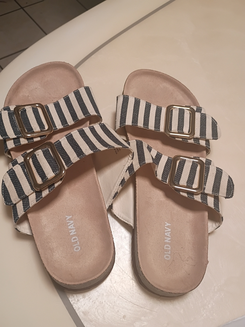 Old Navy Women's Black and White Striped Buckle Slide Sandals